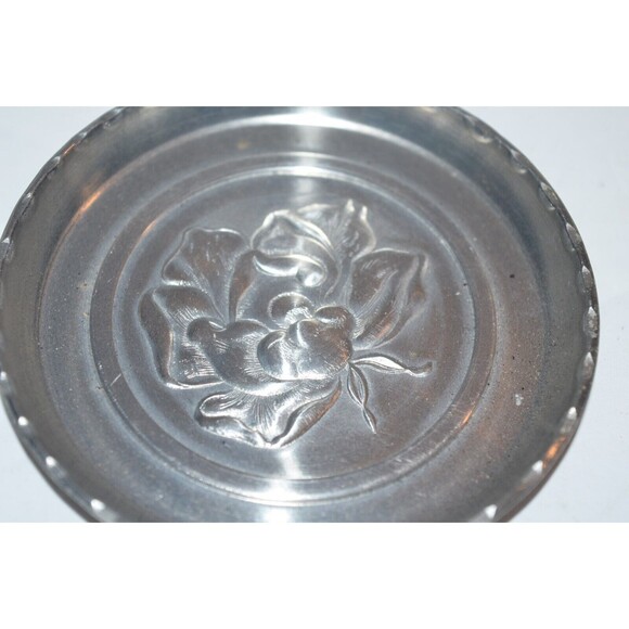 Vtg Pewter Peony Repousse round coaster set Floral 4pc set - Picture 2 of 6